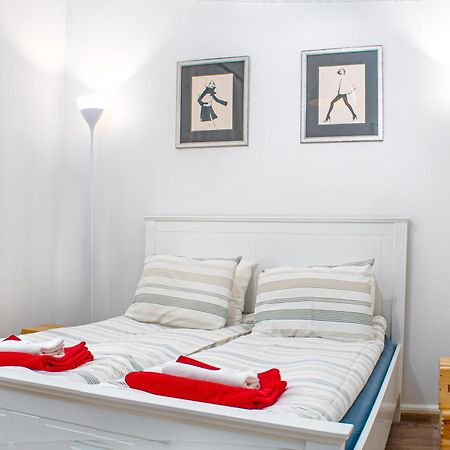 Central Perk Apartments Riga Ngoại thất bức ảnh