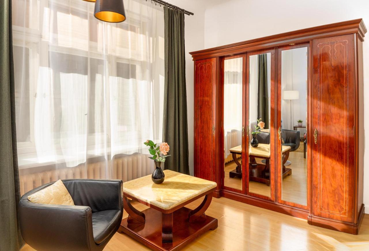 Central Perk Apartments Riga Ngoại thất bức ảnh
